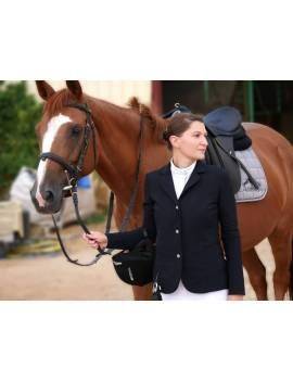 mujer con chaqueta para airbag HELITE zip in 2
