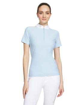 mujer con polo de competicion samshield aloise air azul celeste