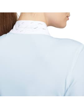 espalda mujer con polo de concurso samshield julia celeste