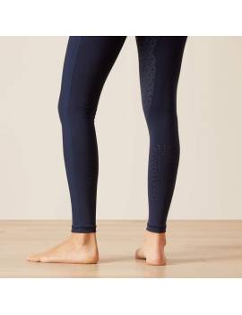 detalle piernas pantalon de montar mujer tipo leggin azul marino ariat eos chic