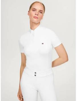mujer con polo blanco competición equitación manga corta mujer tommy hilfiger avon
