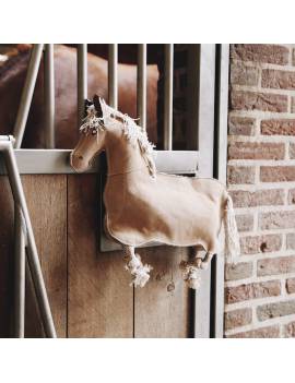 juguete para caballo con botella cuadra kentycky horsewear pony