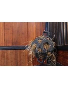 Pelota relax colgada gris en el box kentucky horsewear