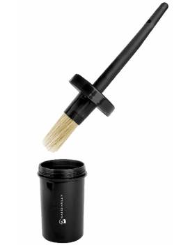 pincel para engrasar los cascos con capuchon negro